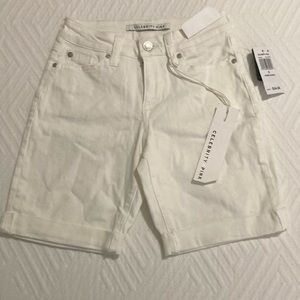 Pair of white shorts from Celebrity Pink size 0.